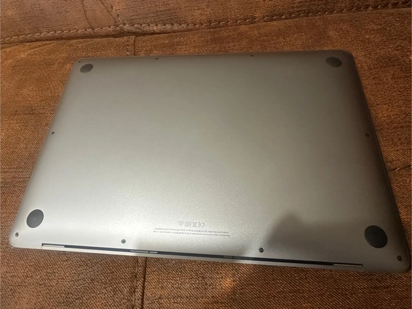 MacBook Air 13-inch, 8GB RAM, 1.1 GHz Intel Core i3 image indicator(4)