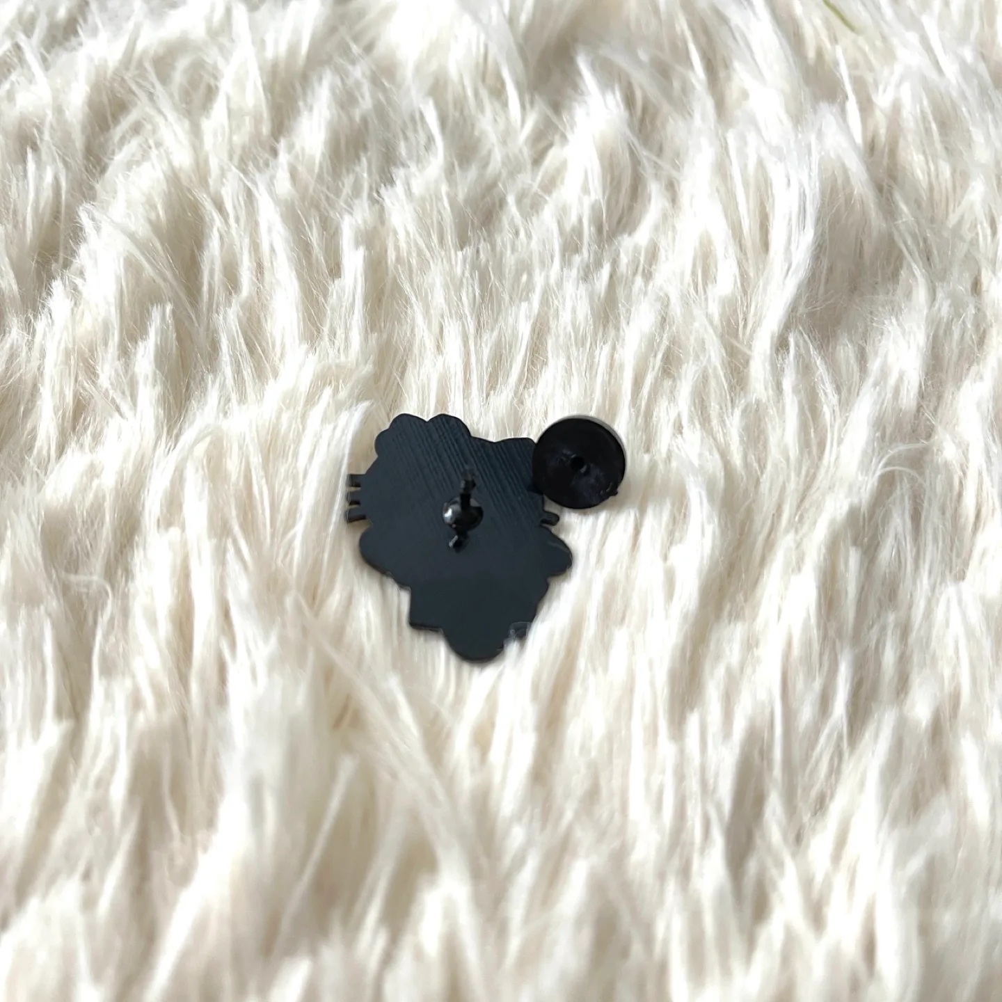 Hello Kitty Enamel Pin #6 image indicator(2)