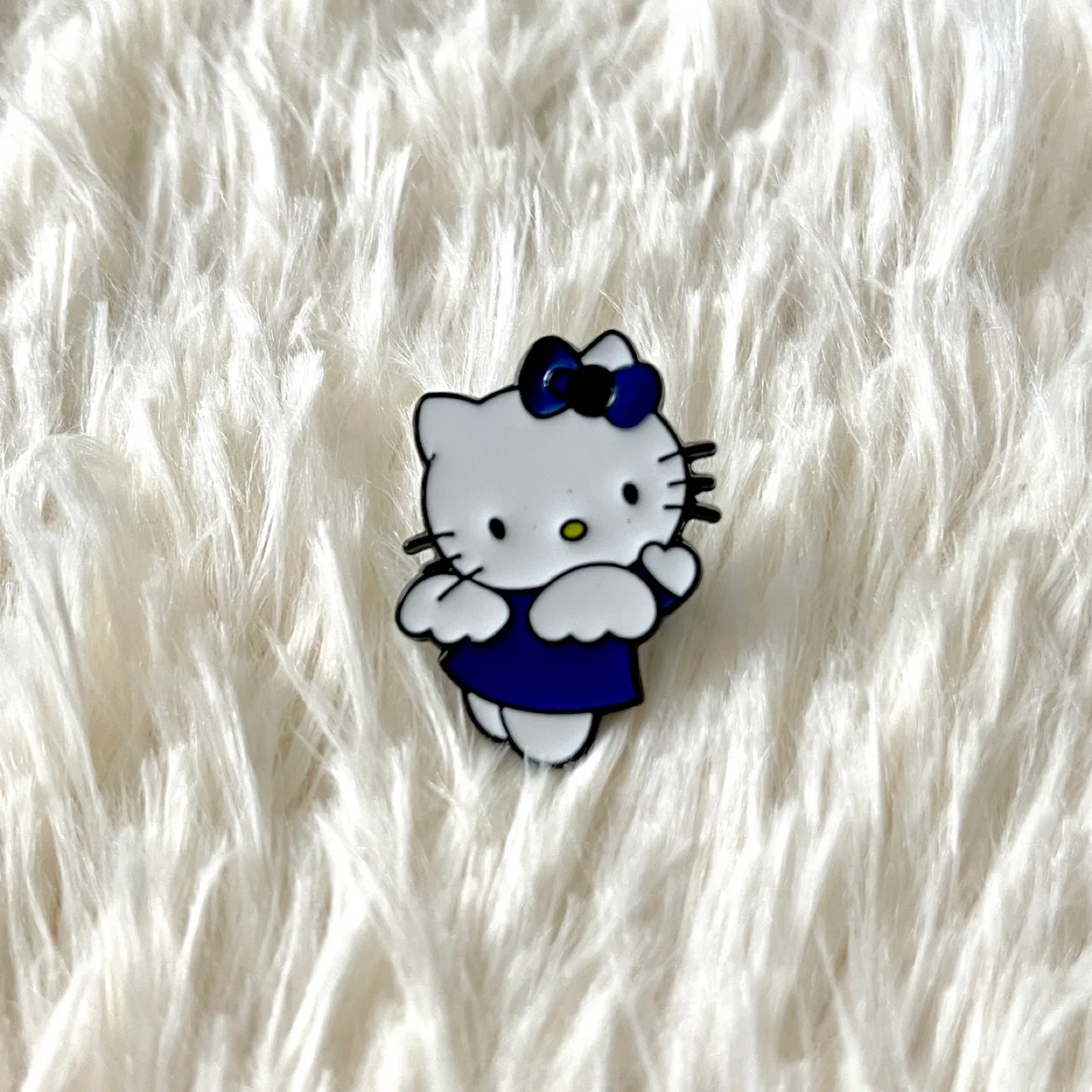 Hello Kitty Enamel Pin #6 thumbnail