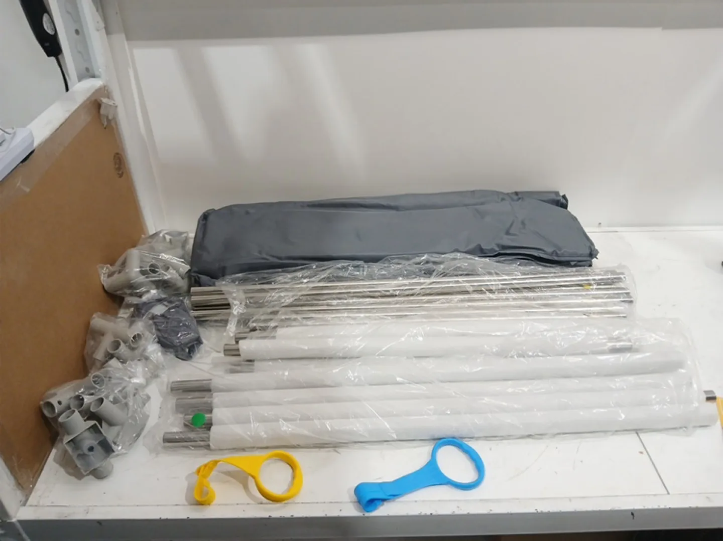 NEW BABY PLAYPEN WITH SUCTION CUP BASES image indicator(2)