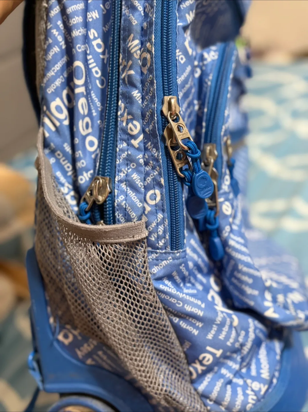 J World New York Rolling Backpack - Blue image indicator(2)