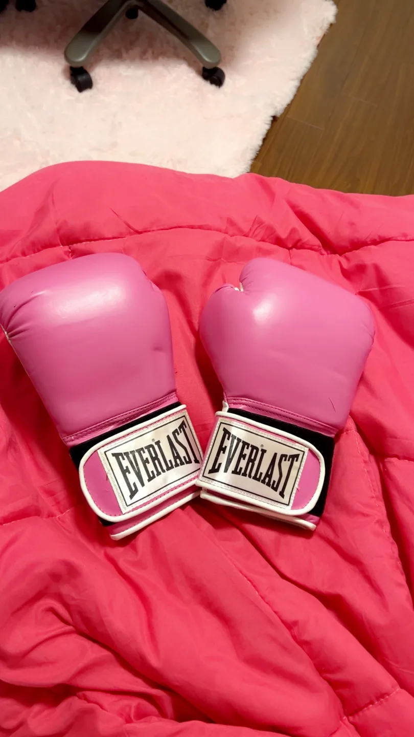 🥊 Pink Everlast Boxing Set – Gloves + Wraps 💕 thumbnail