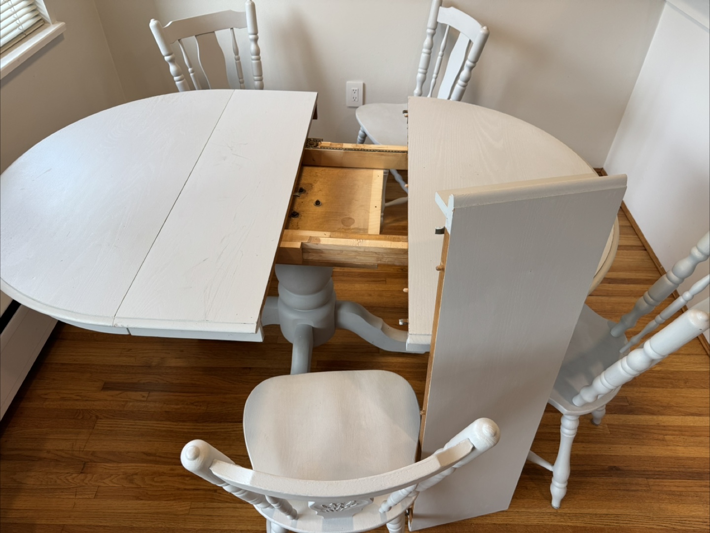 Painted Round Drop Leaf Dining Table and Four Chairs - photo 5