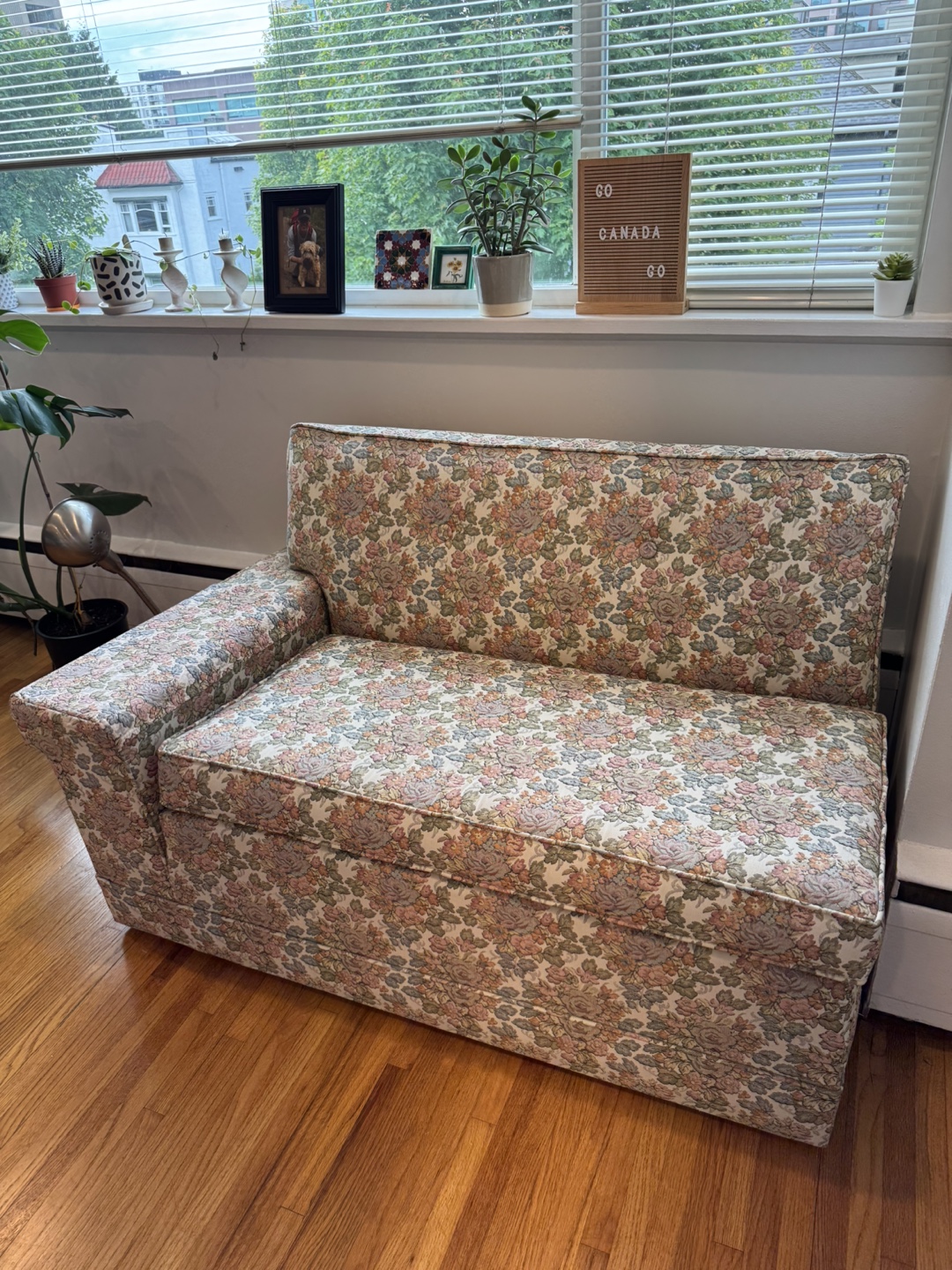 Vintage Floral Loveseat - photo 3