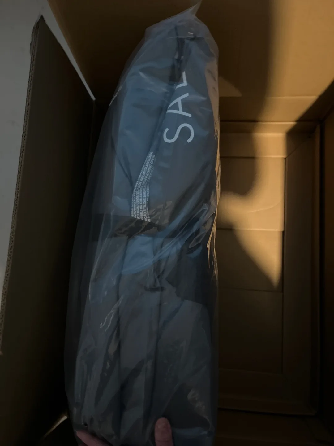 Saluspa Coronado  AirJet Inflatable Hot Tub cover image indicator(3)