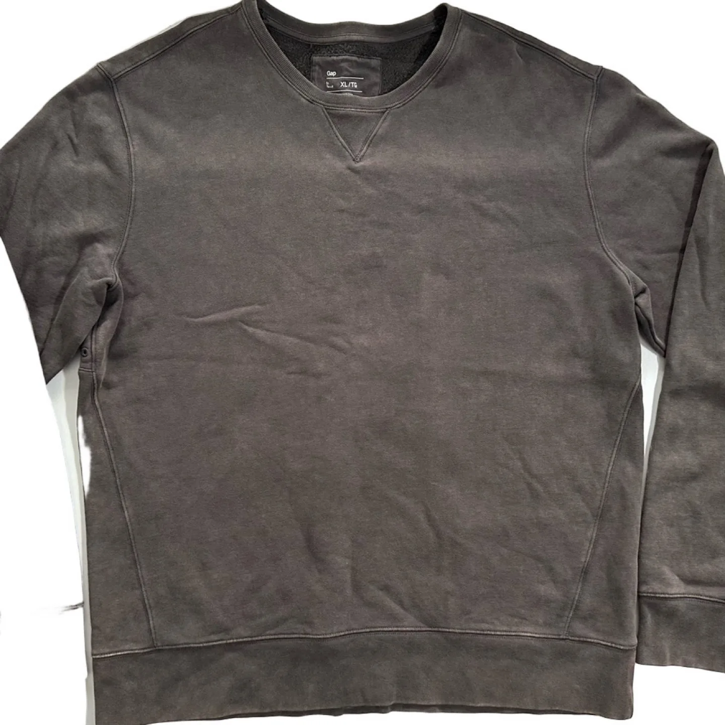 Men's XL  Gap Oversized Brown Sweatshirt V Stitch Detail Size XL image indicator(3)