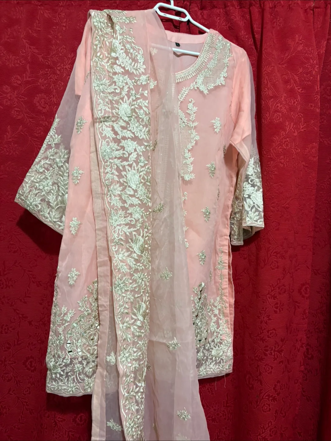 Beautiful  Shalwar Kameez Set thumbnail