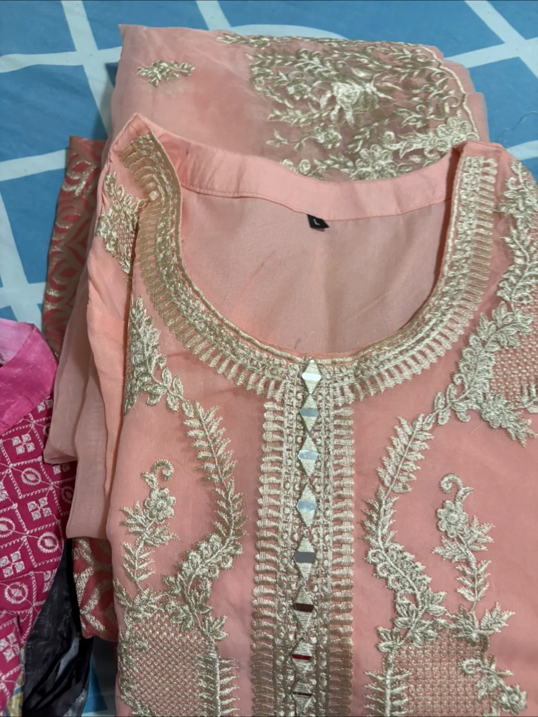 Beautiful  Shalwar Kameez Set image indicator(4)