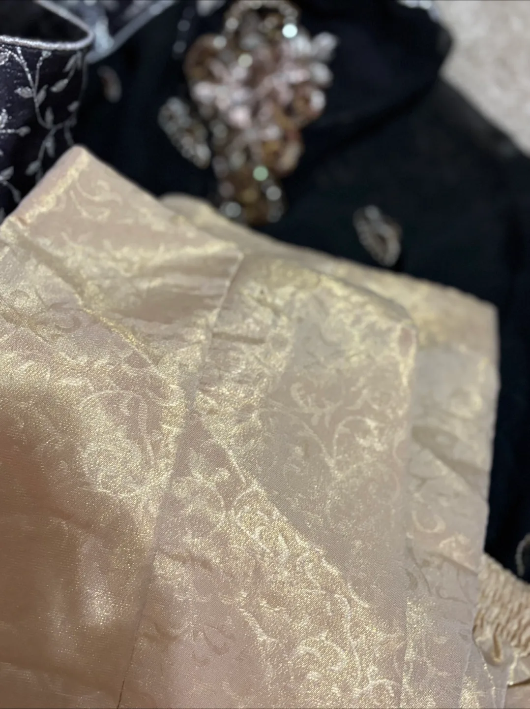 Beautiful  Shalwar Kameez Set image indicator(6)