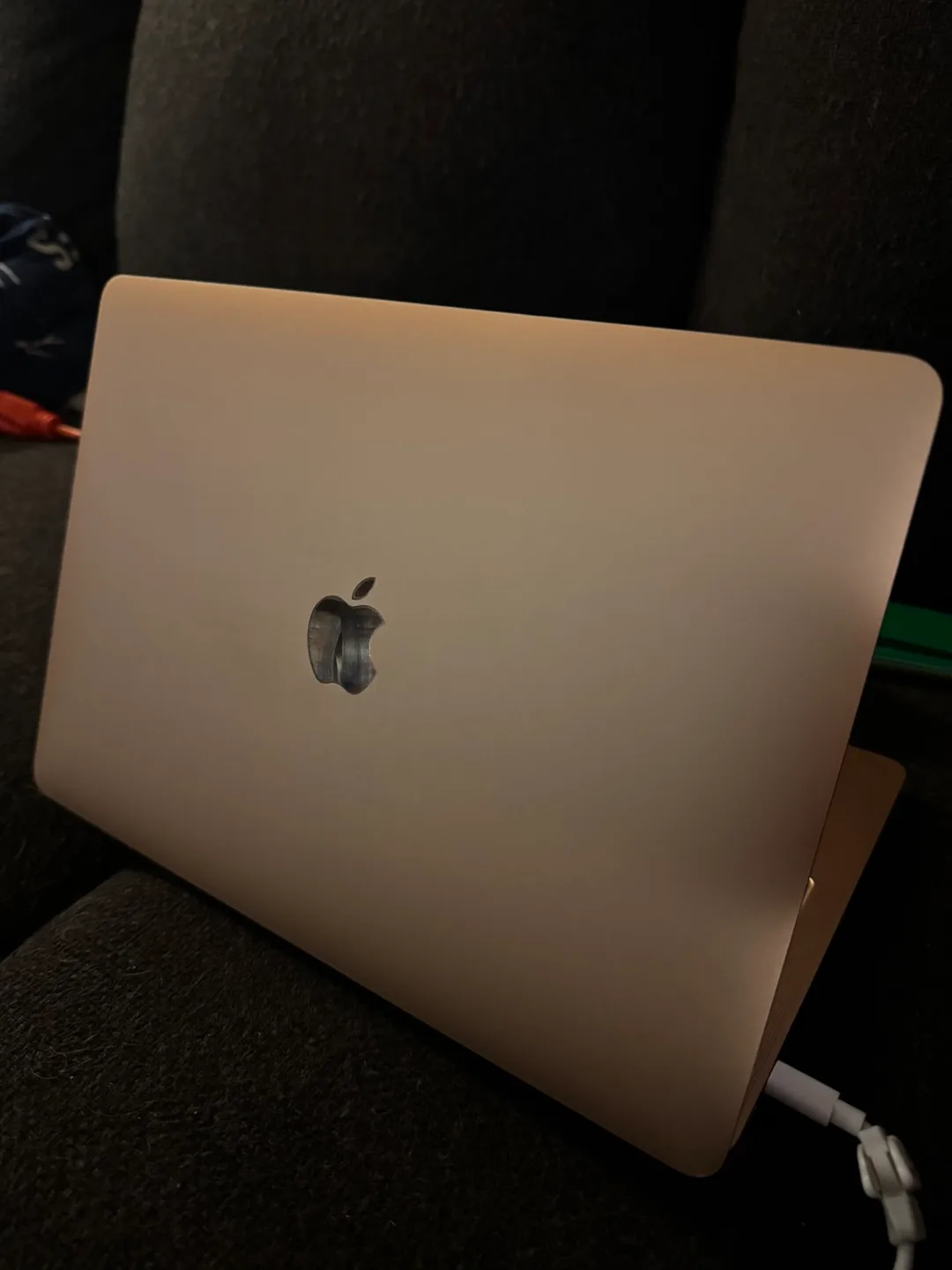 MacBook Air 2019 - Gold thumbnail