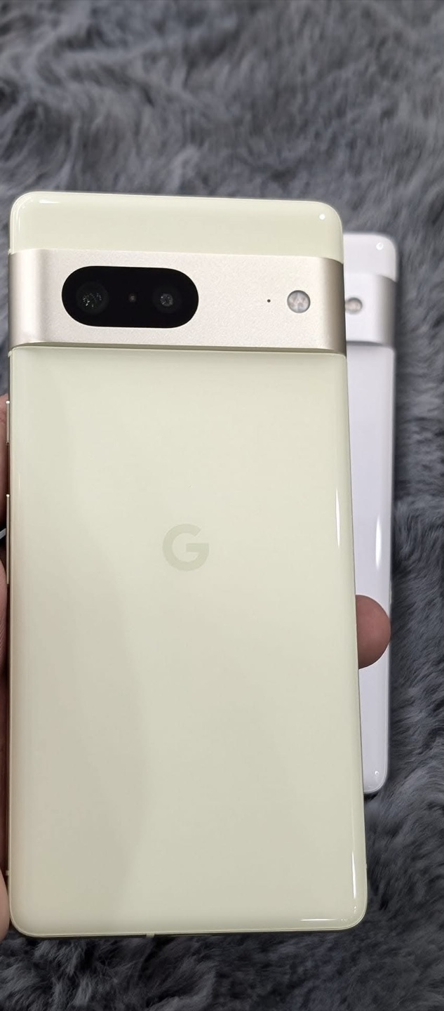 Google Pixel 7 -  Like New -  Lemongrass