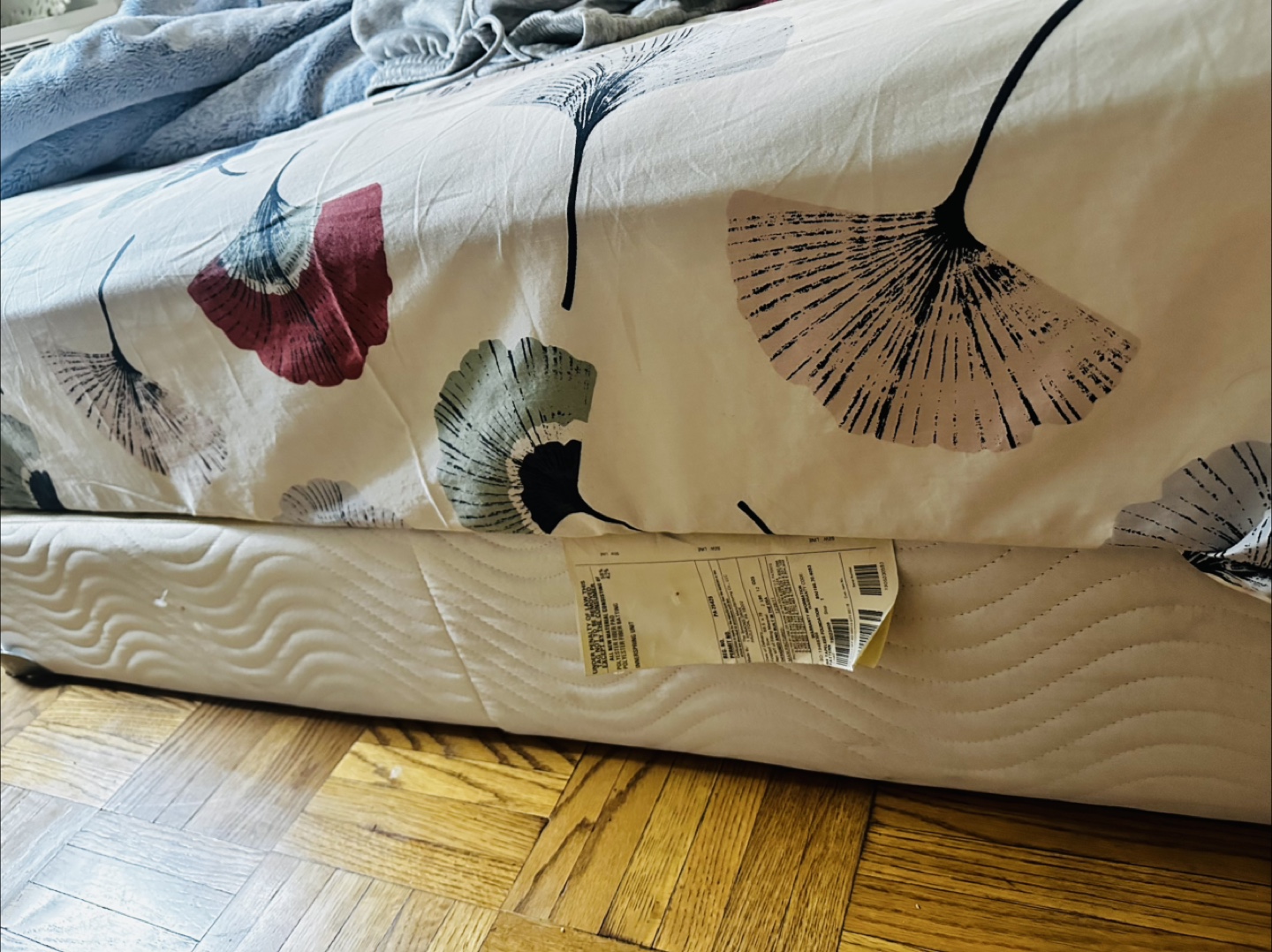 Queen Mattress and Box Spring Set from Matress firm - photo 3