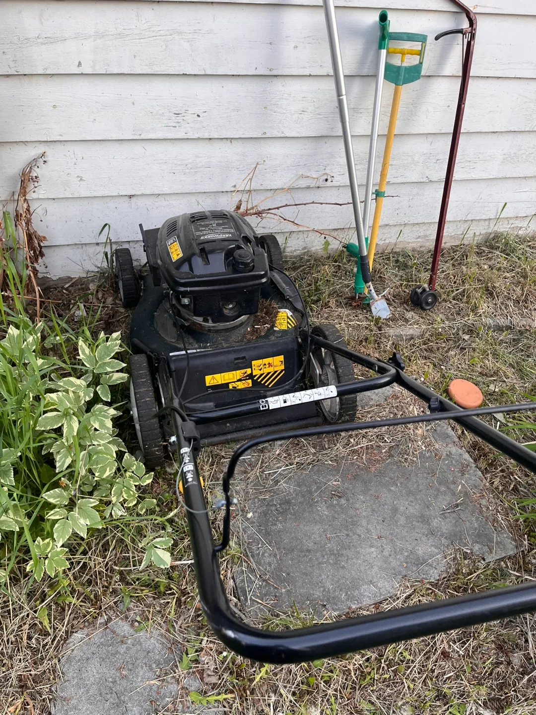 Yardworks Gas Lawn Mower thumbnail