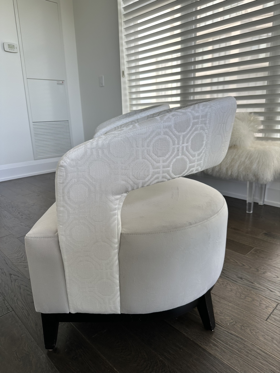 Pair of Modern Grey & White Accent Chairs - photo 2