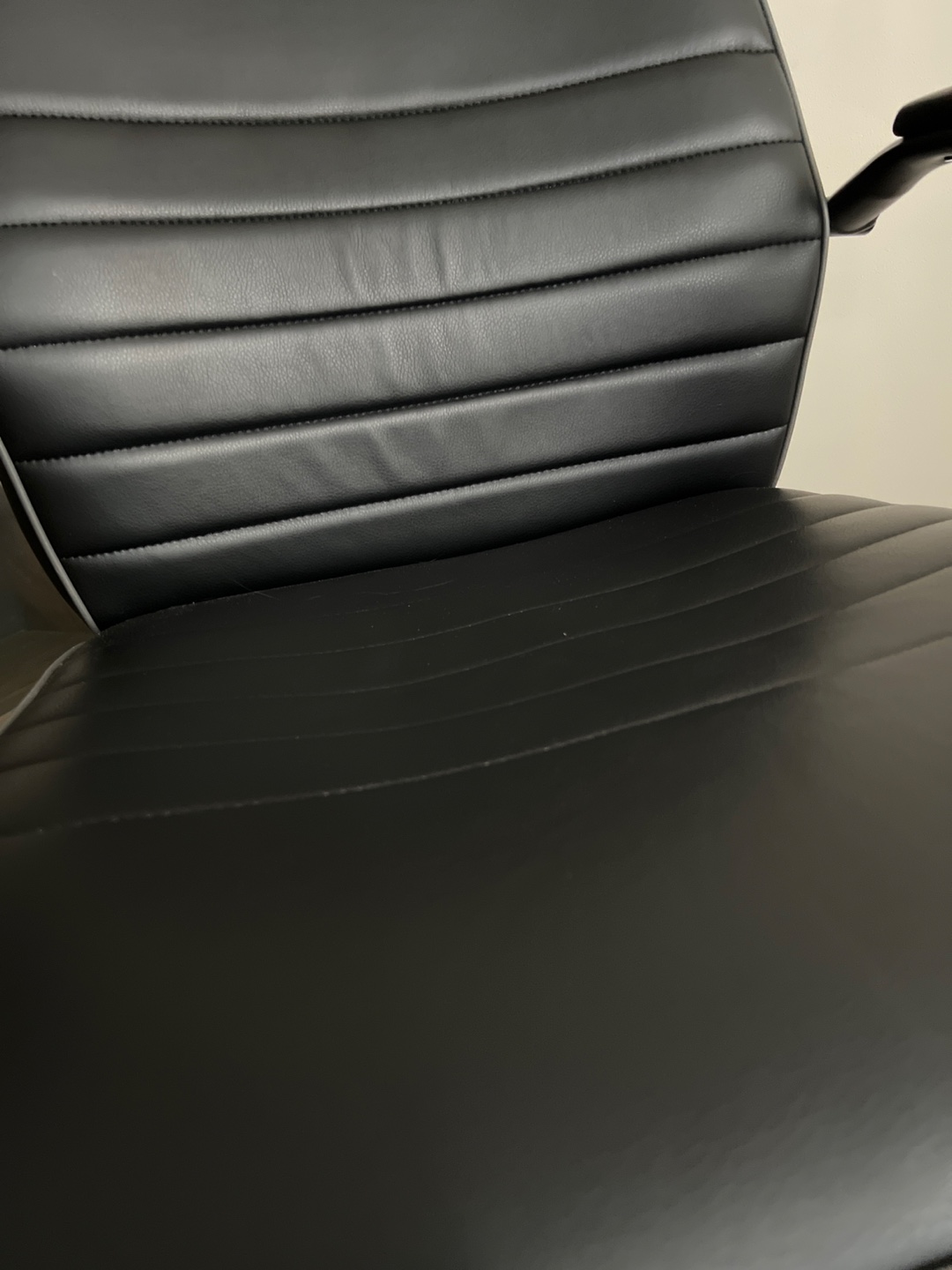 Black Office Chair with Adjustable Height - photo 2