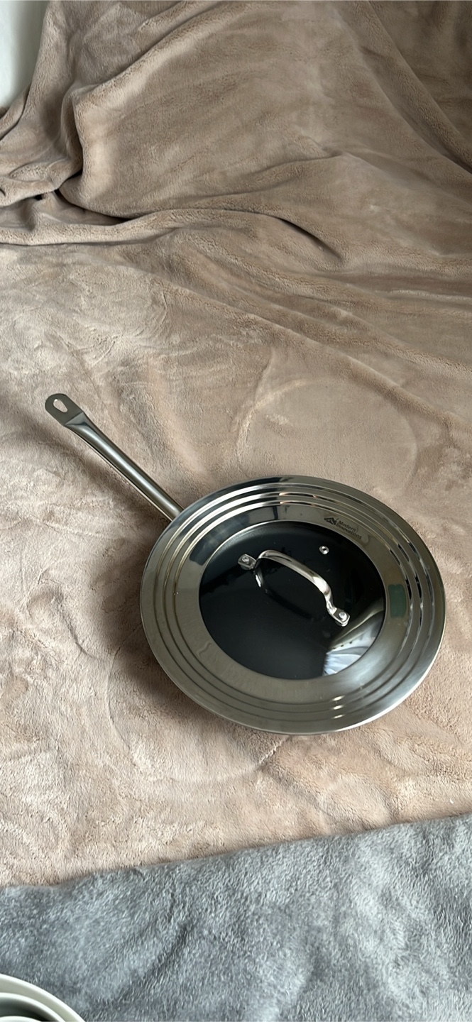Winco 11-inch Stainless Steel Frying Pan with Lid