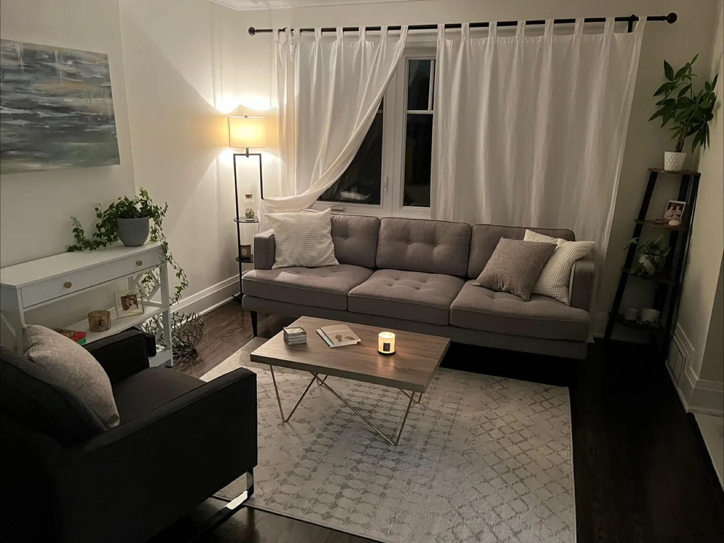 Ivory & Grey Area Rug - 5'3" x 7" image indicator(3)