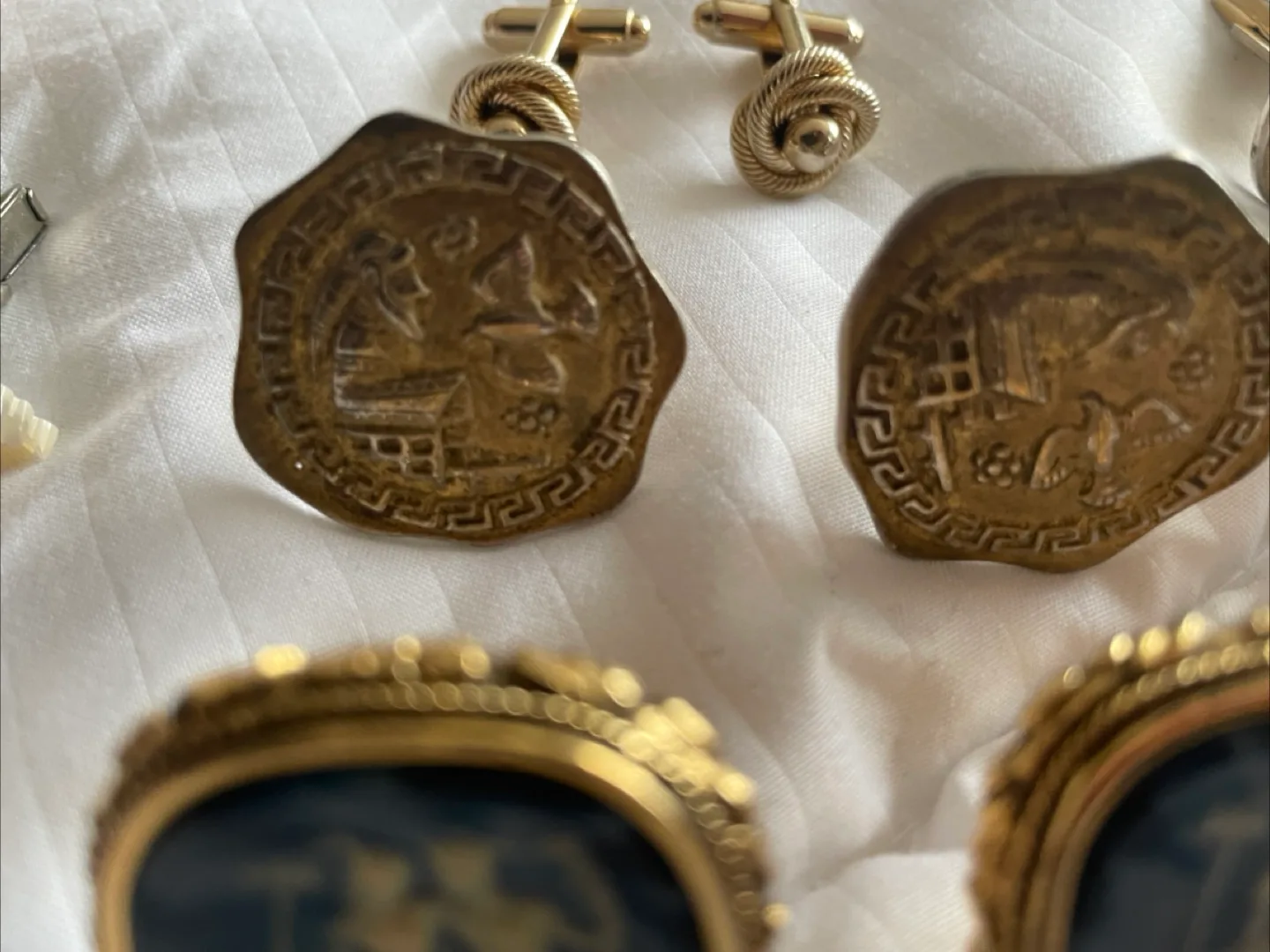 Collection of Men's Cufflinks 7 pairs image indicator(3)