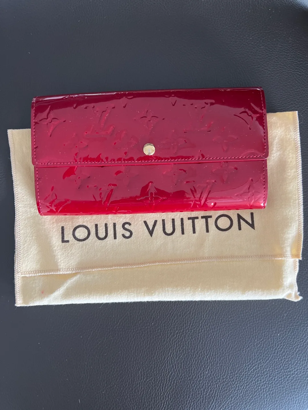 Louis Vuitton Vernis Red Wallet thumbnail