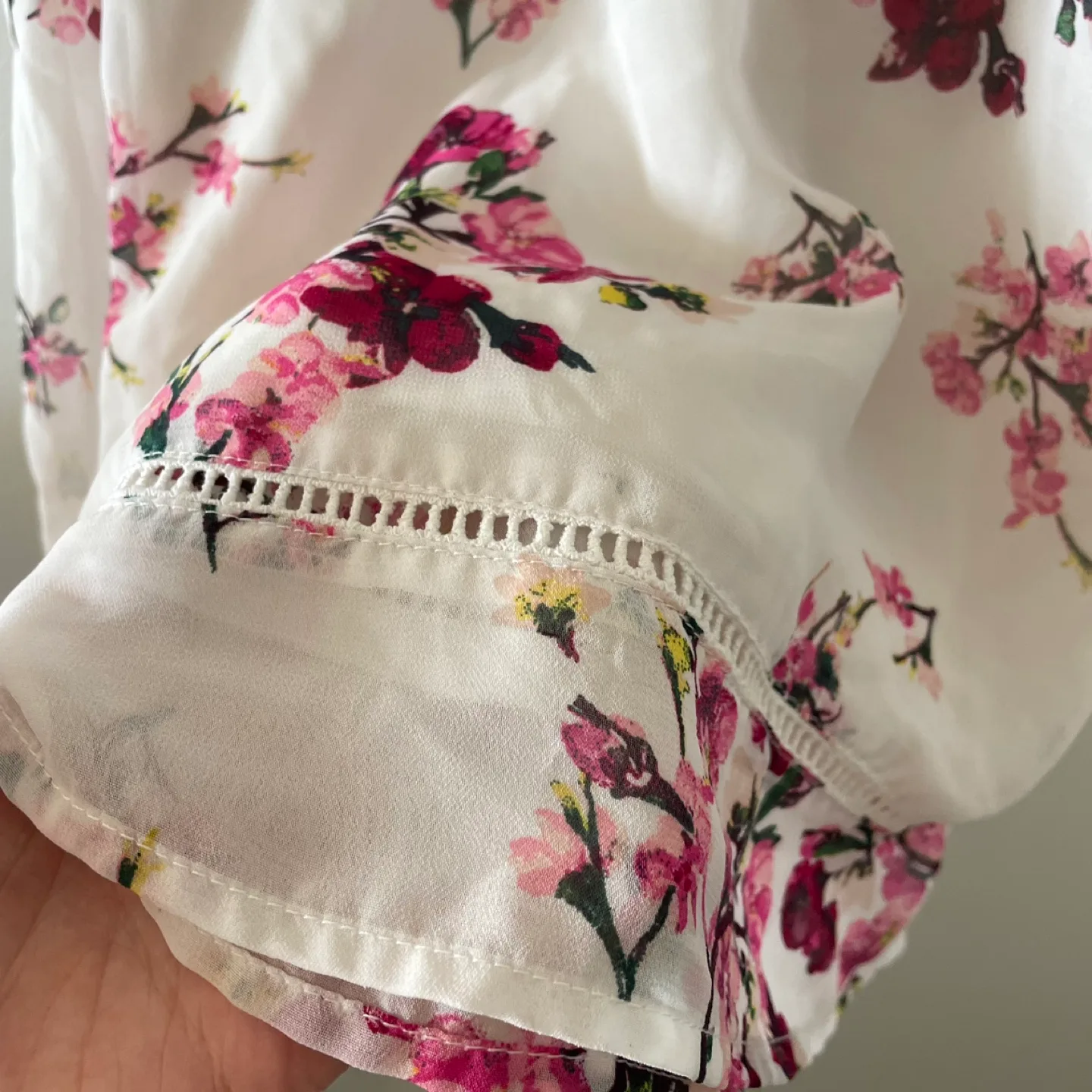 H&M Divided Floral Mini Dress Size 6 image indicator(5)