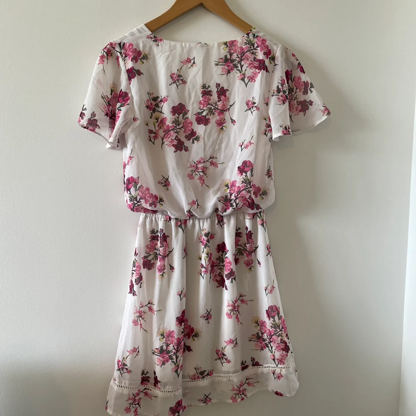 H&M Divided Floral Mini Dress Size 6 image indicator(6)
