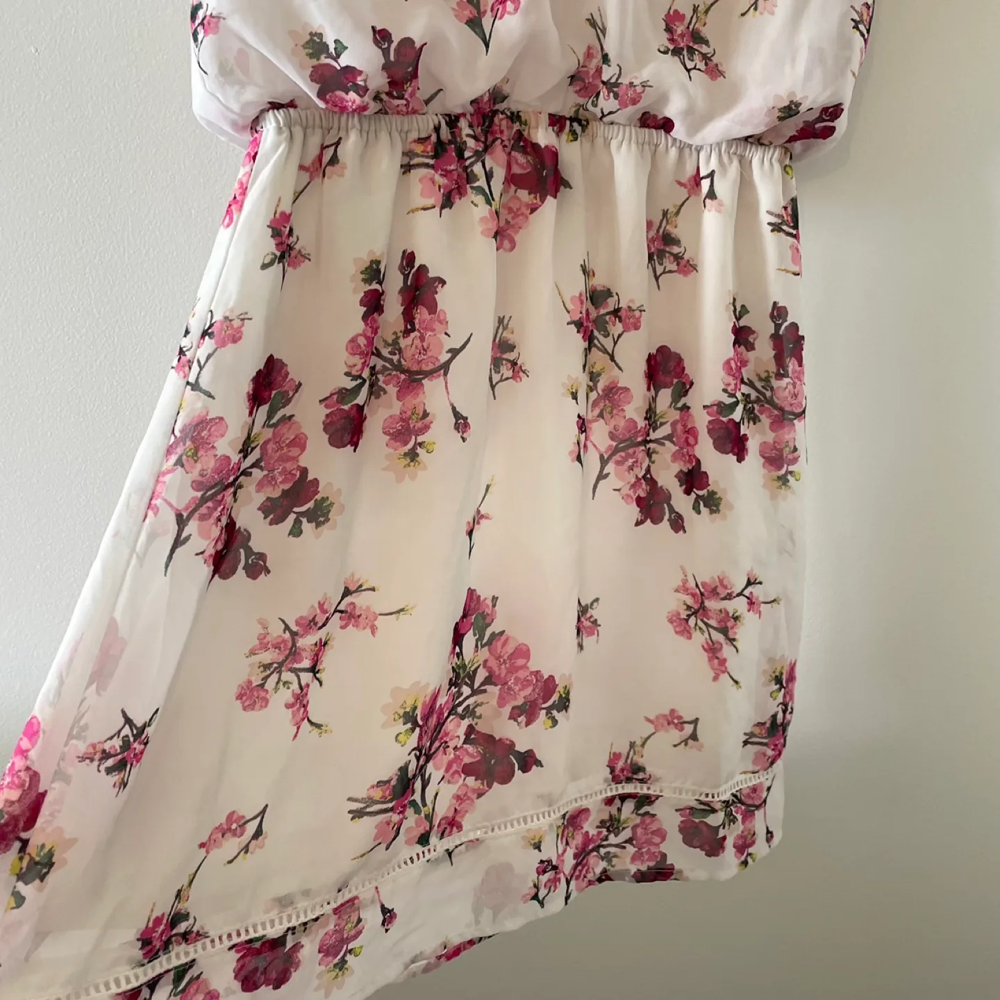 H&M Divided Floral Mini Dress Size 6 image indicator(4)