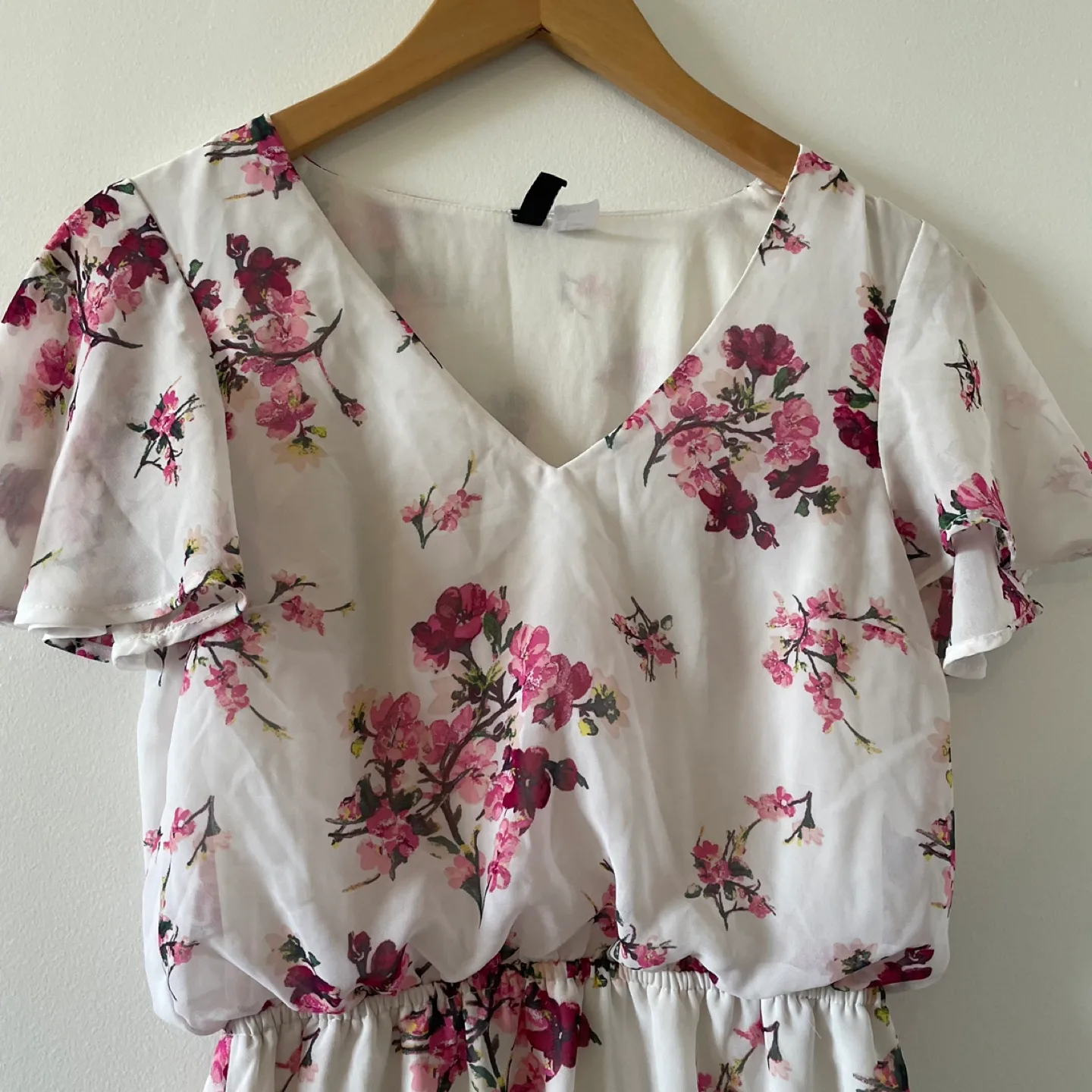 H&M Divided Floral Mini Dress Size 6 image indicator(2)