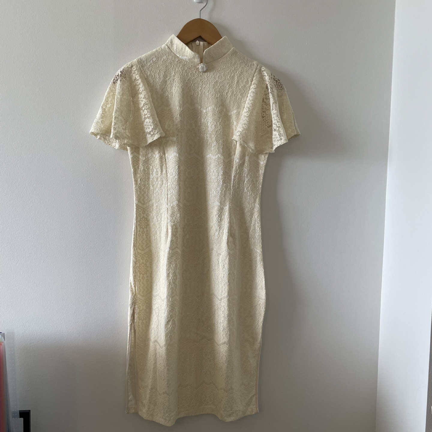 Elegant Cream Lace Dress with Mandarin Collar