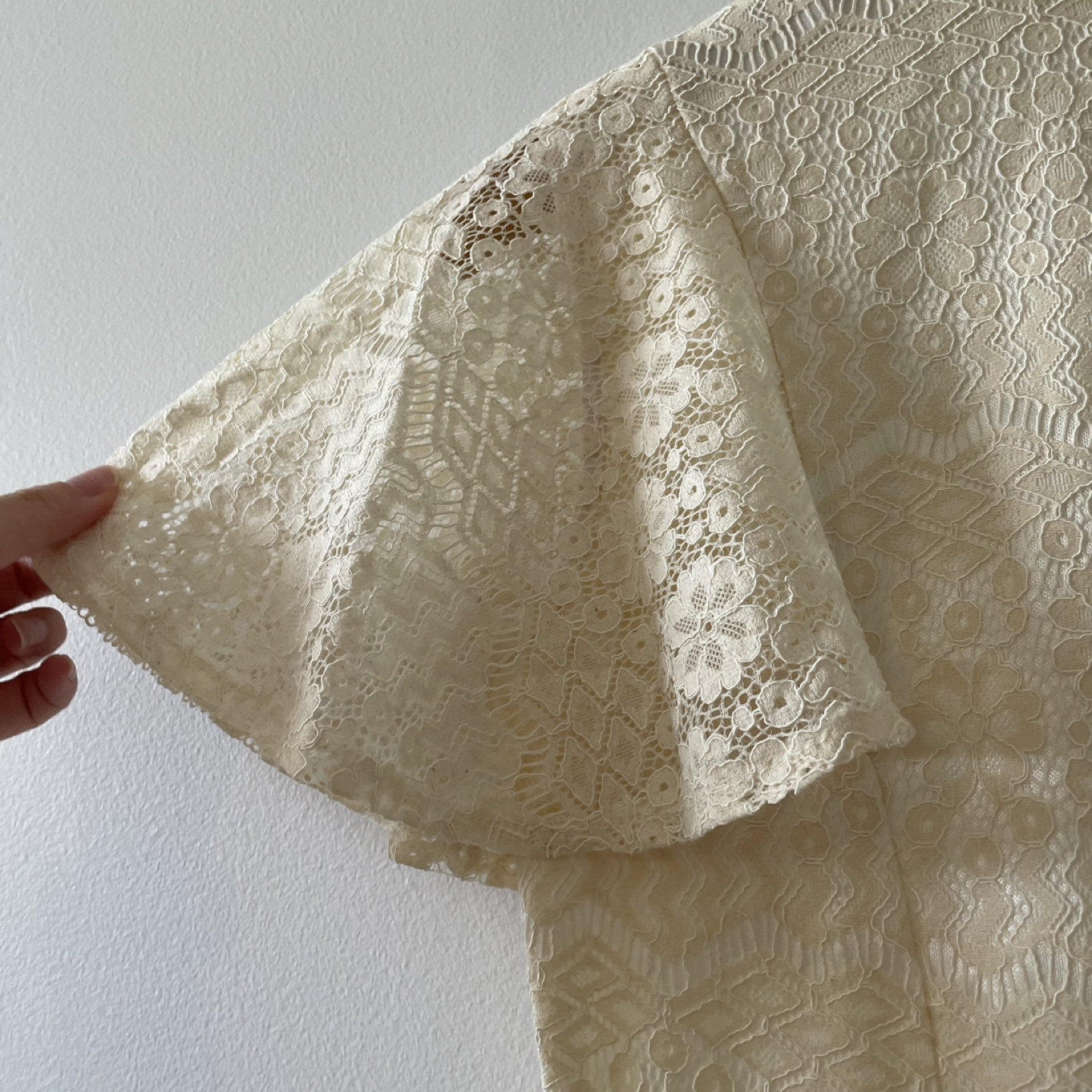 Elegant Cream Lace Dress with Mandarin Collar - photo 3