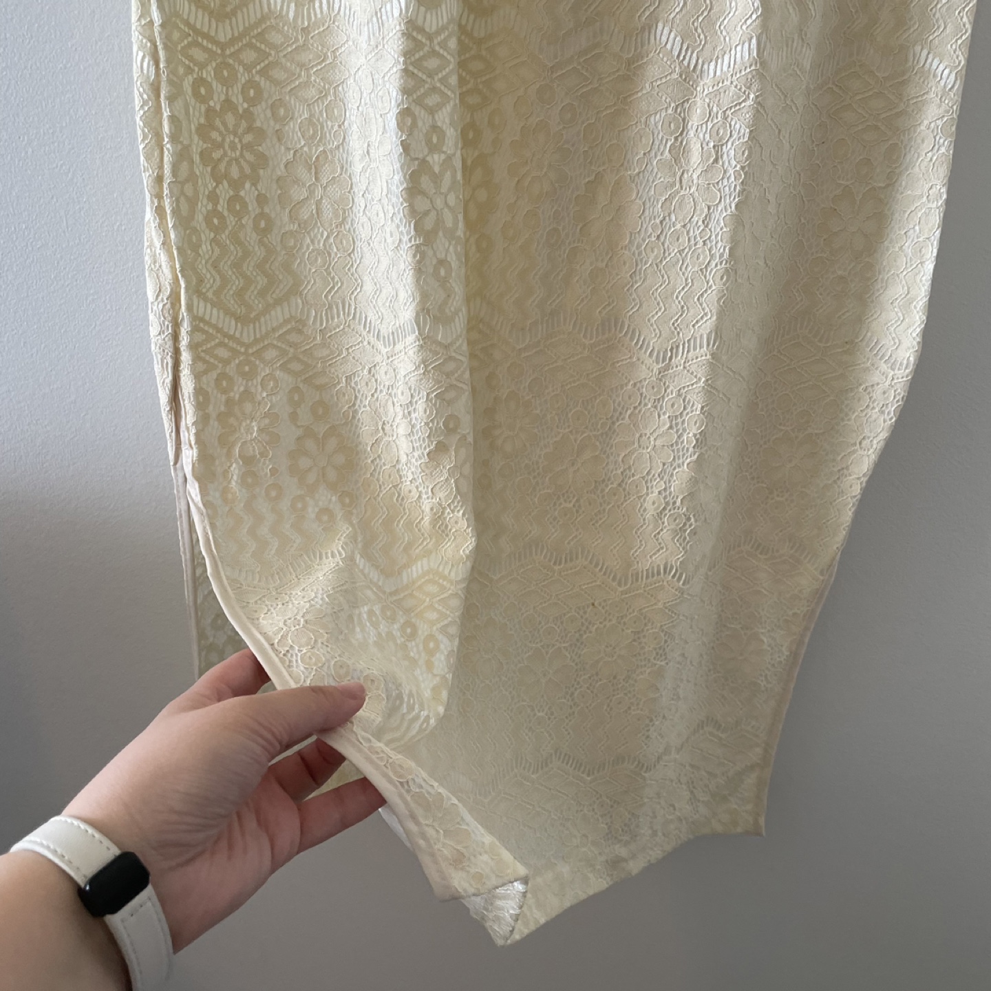 Elegant Cream Lace Dress with Mandarin Collar - photo 5