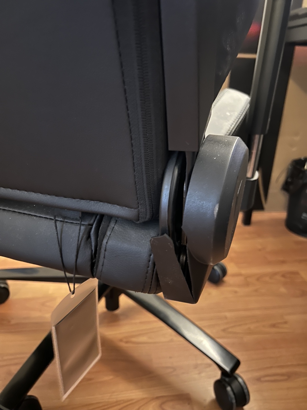Secretlab Omega Gaming Chair - photo 3