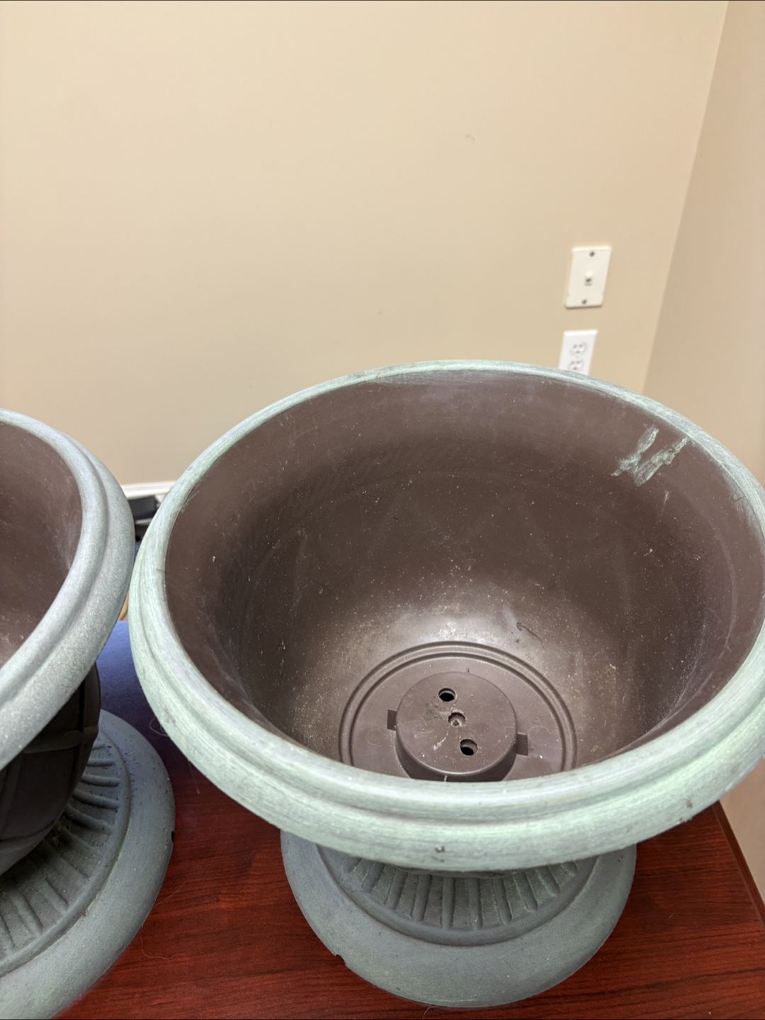 Pair of Urn-Shaped Planters - photo 2
