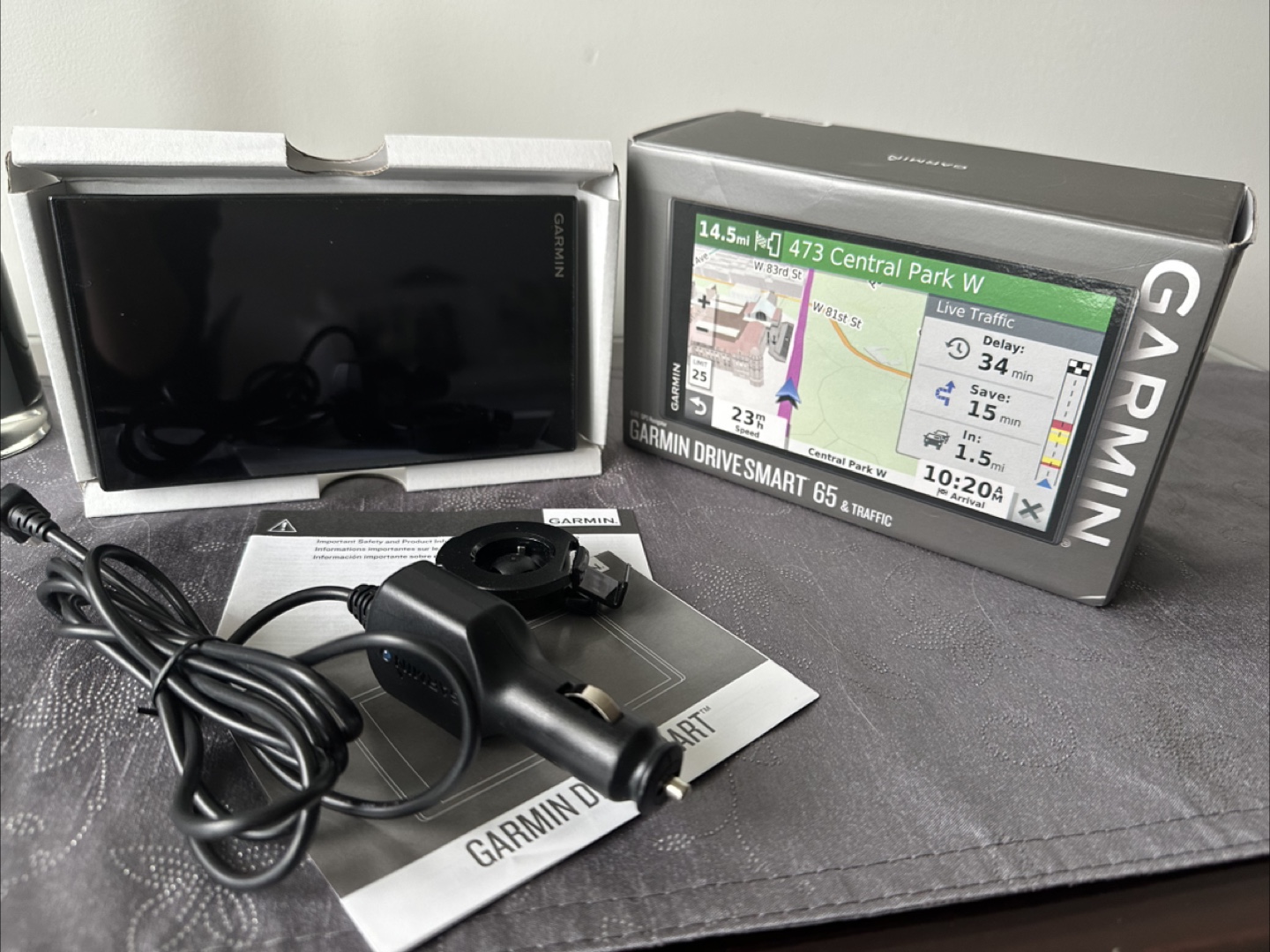 Garmin DriveSmart 65 GPS Navigator with Live Traffic