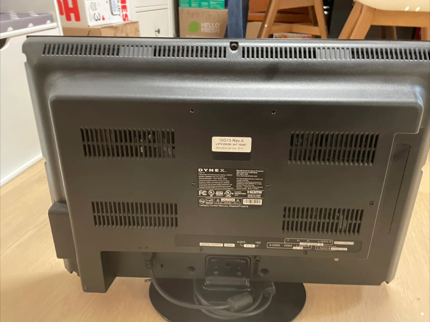 Dynex LCD HDTV - 19" image indicator(3)