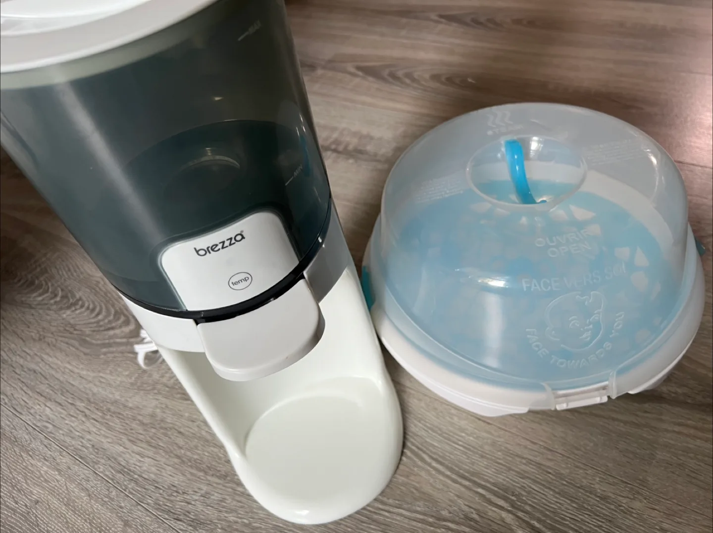 Brezza dispenser, sterilizer thumbnail