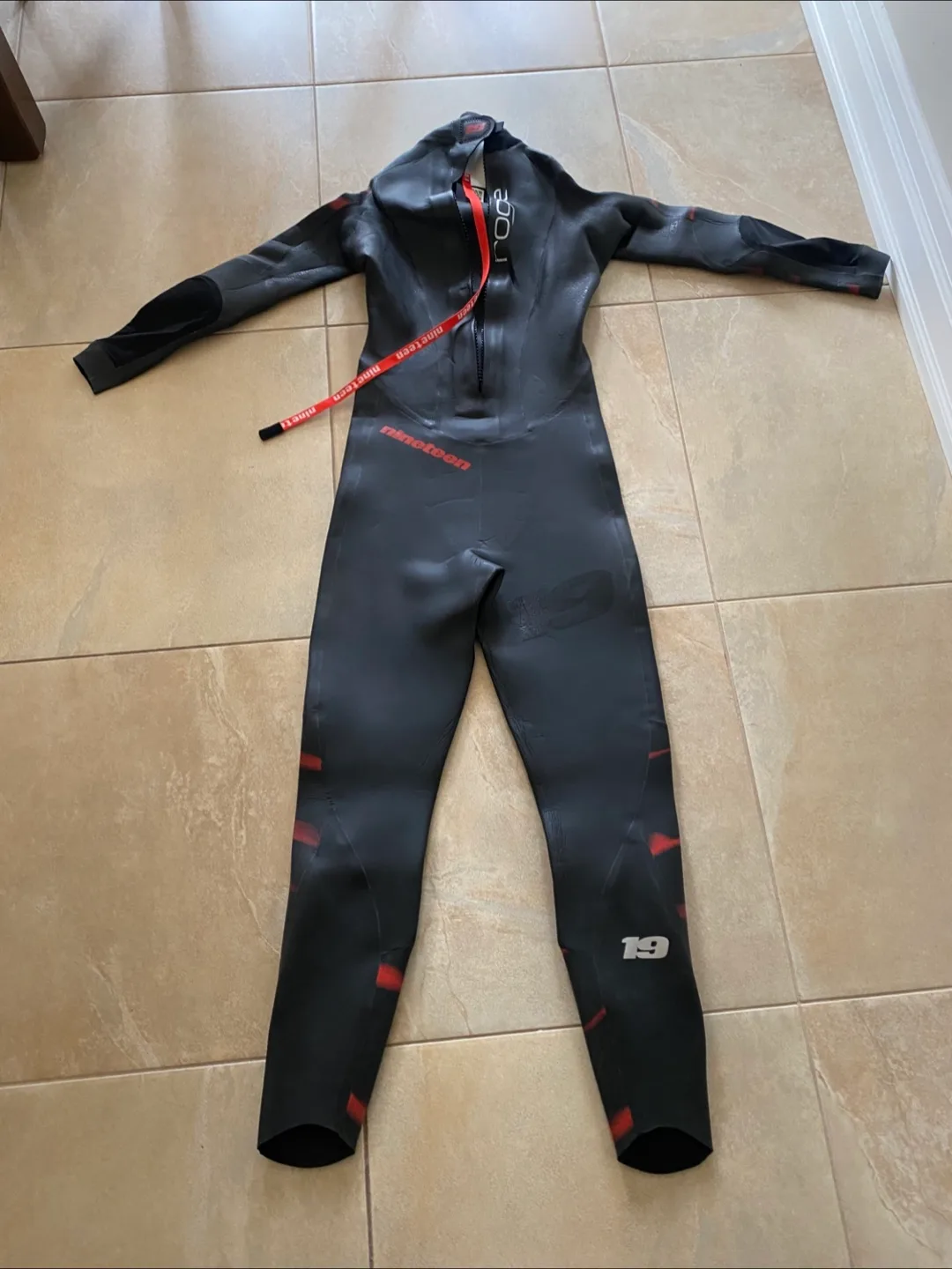Nineteen 19 Wetsuit - Size Medium image indicator(2)