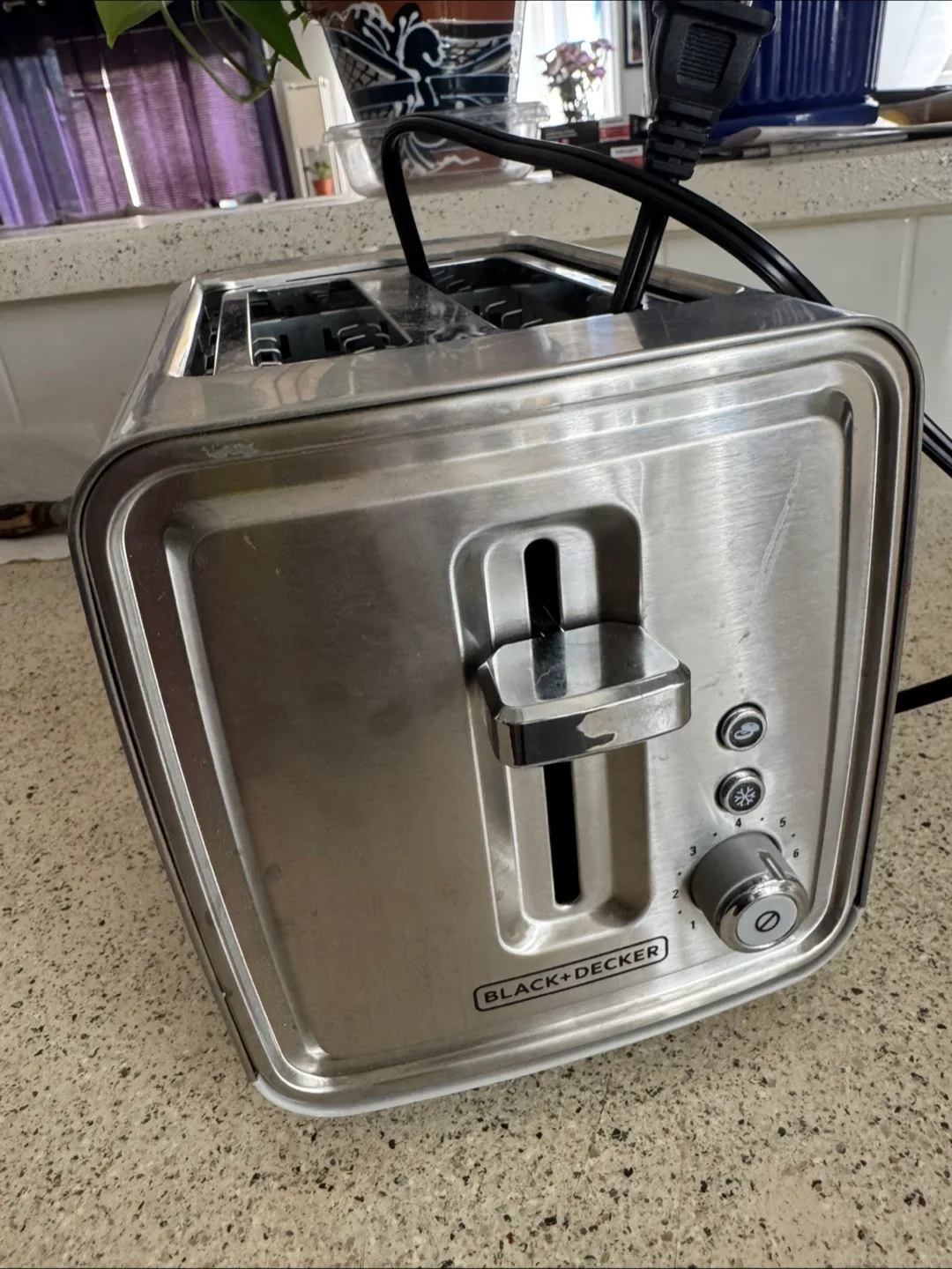 Black+Decker 2-Slice Stainless Steel Toaster thumbnail