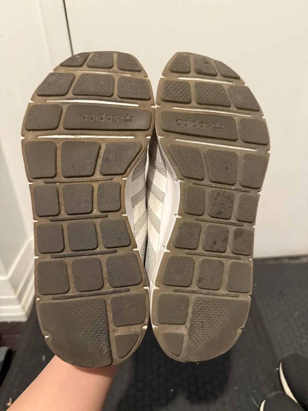 Adidas SWIFT RUN X SHOES women’s size 9 image indicator(4)