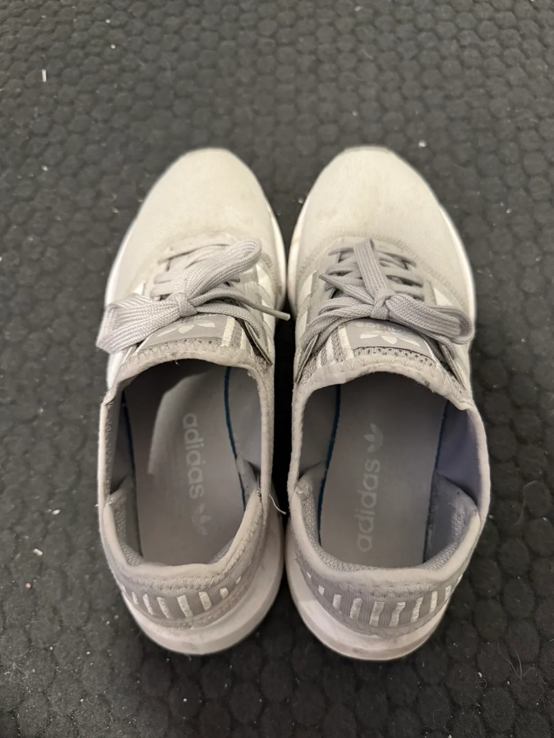 Adidas SWIFT RUN X SHOES women’s size 9 image indicator(3)