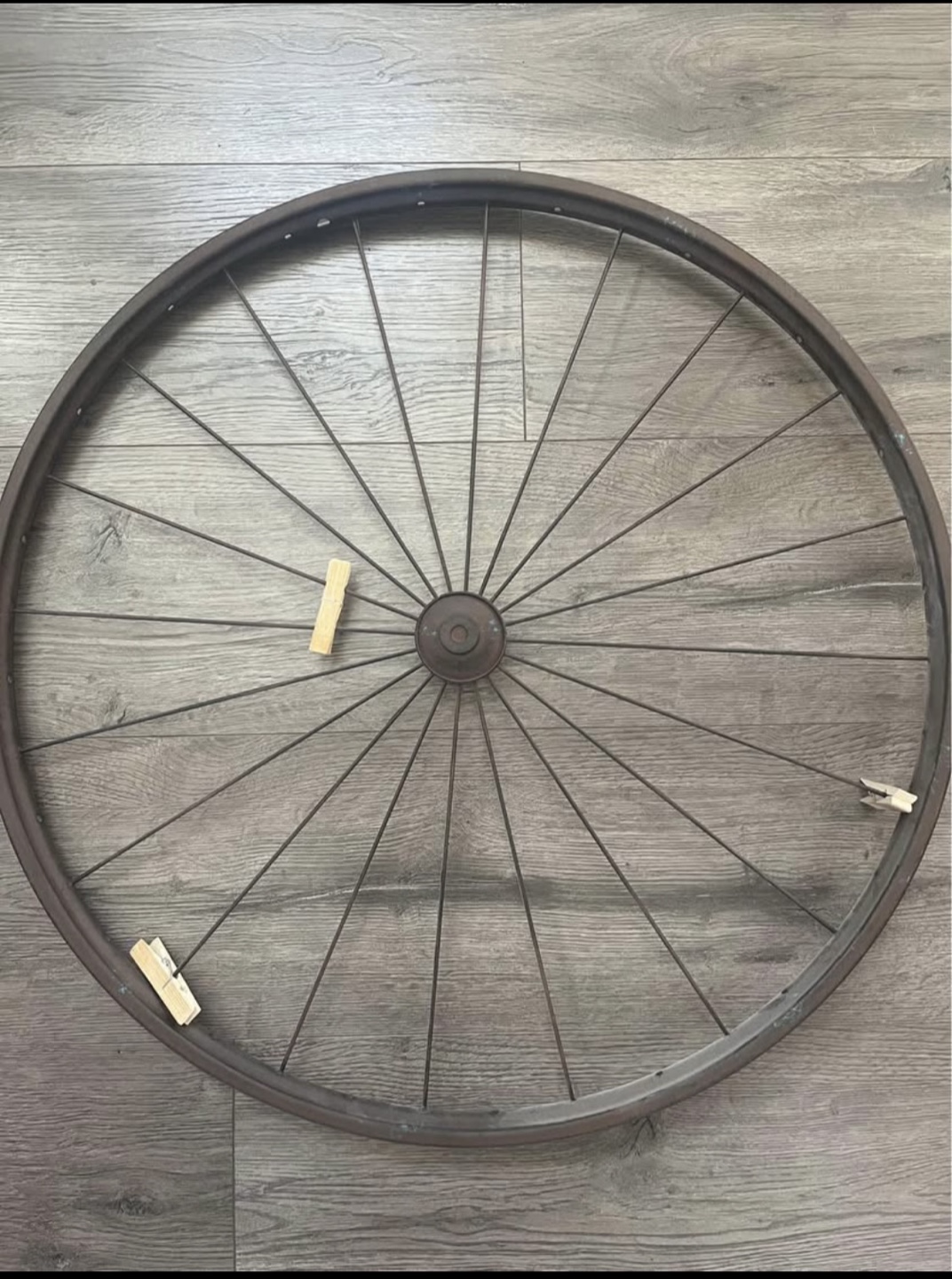 Metal Decor Wheel (for wall/photos)