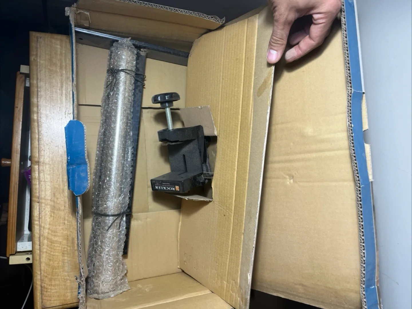 Rockler Roller Support with Universal Clamp image indicator(3)