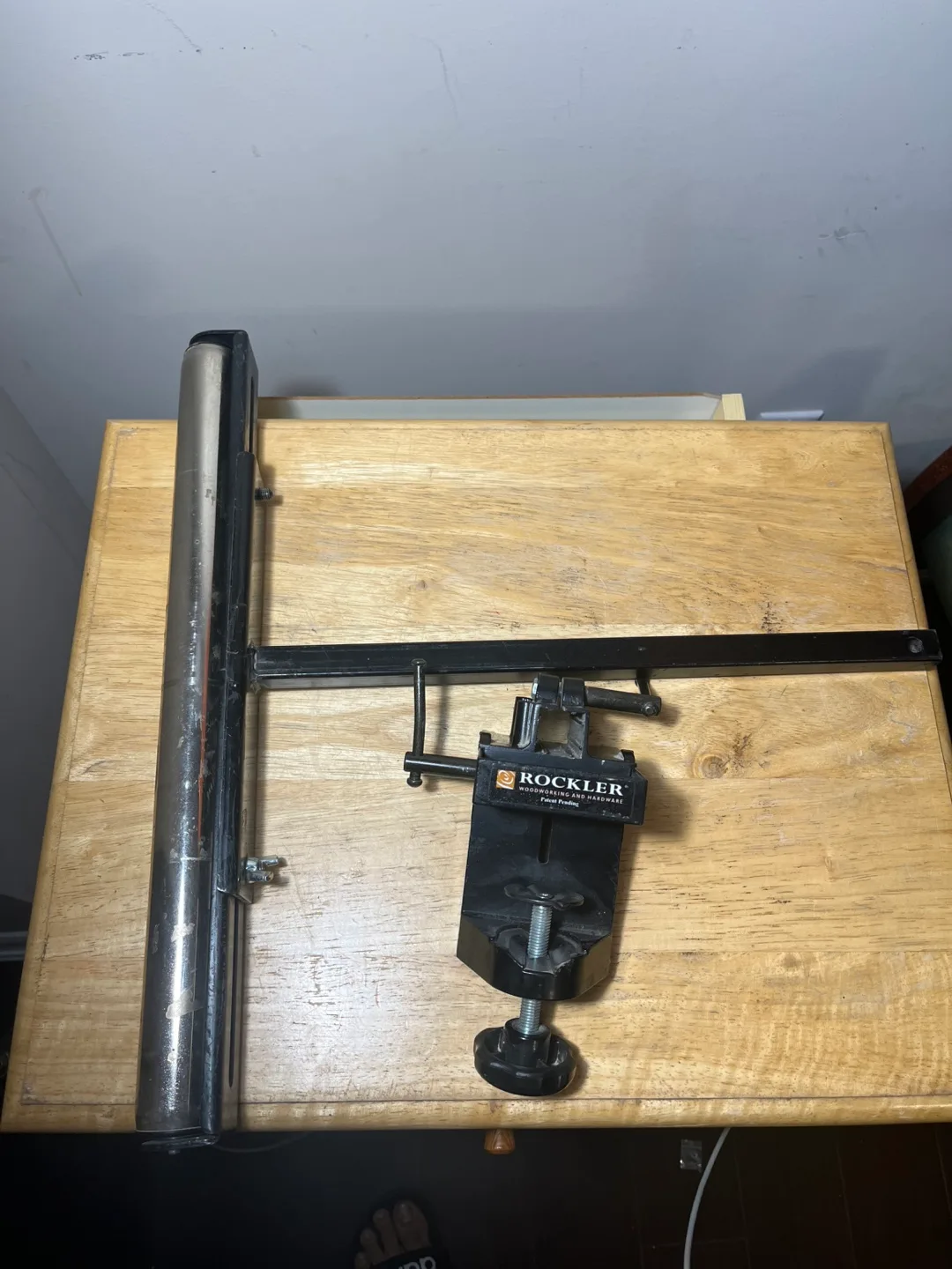 Rockler Roller Support with Universal Clamp image indicator(4)