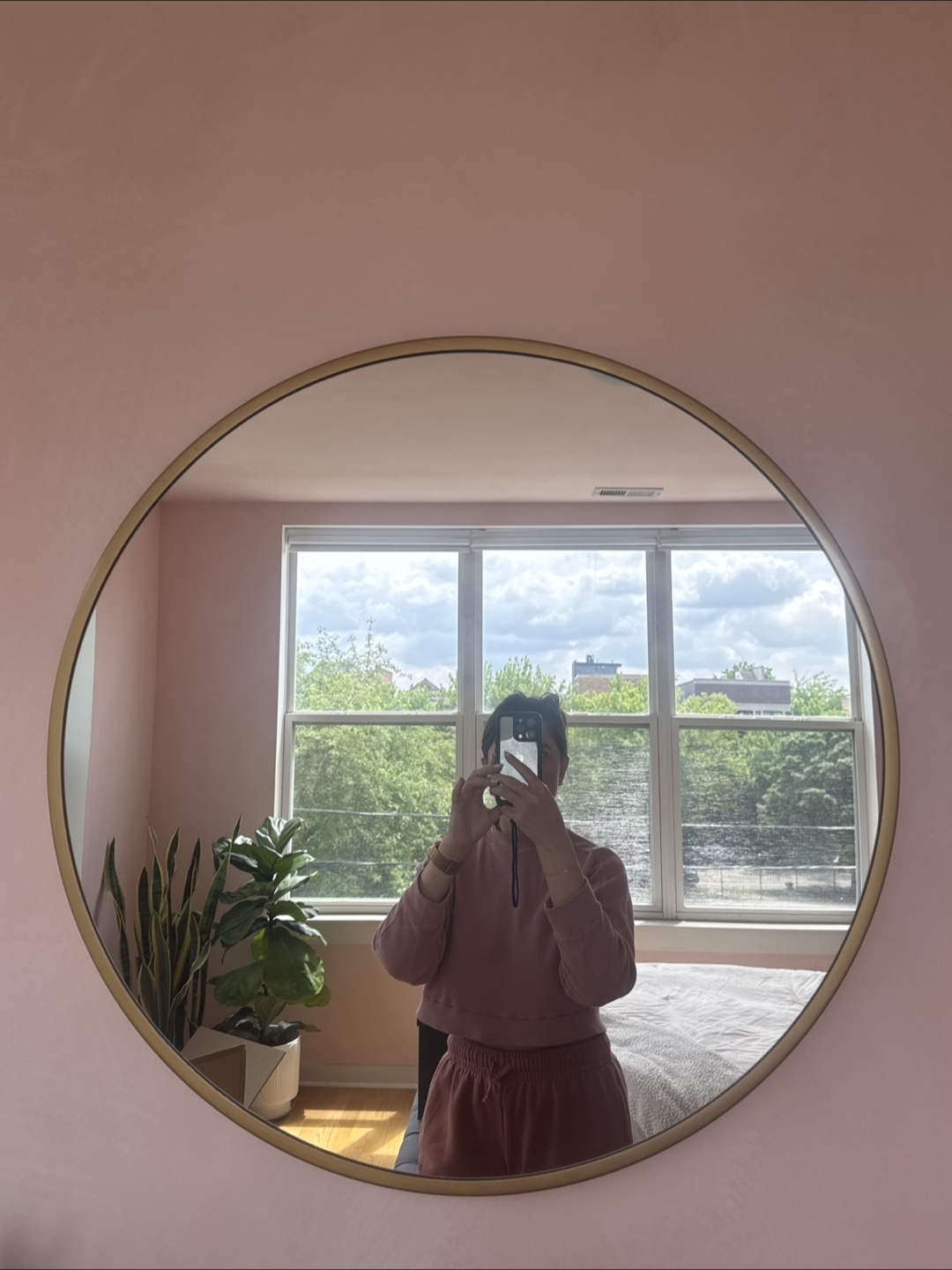 Gold Round Mirror 28”