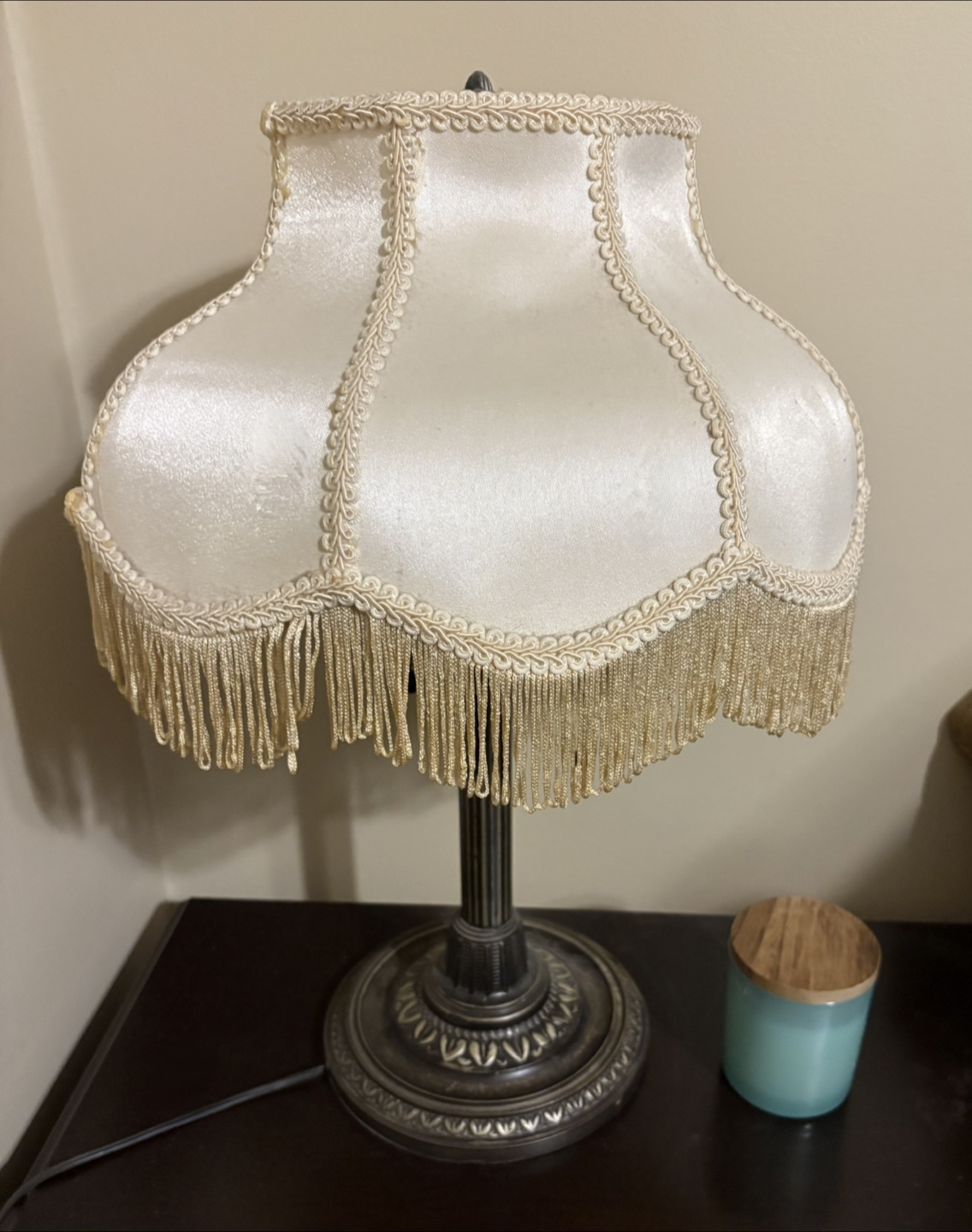 2Vintage Table Lamps with Scalloped Shade