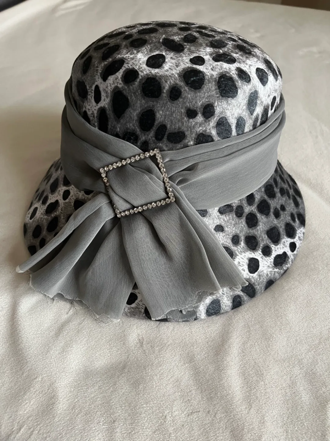 Grey and Black Leopard Print Cloche Hat with Grey Chiffon Bow thumbnail