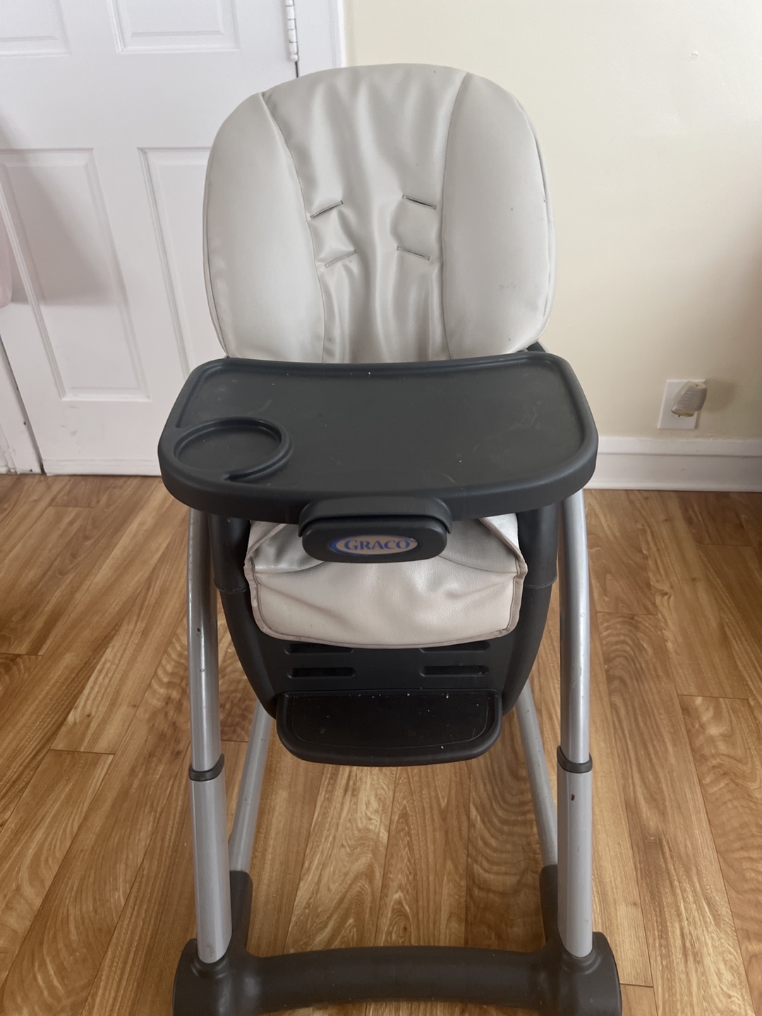 Graco Highchair - Excellent Condition - photo 2