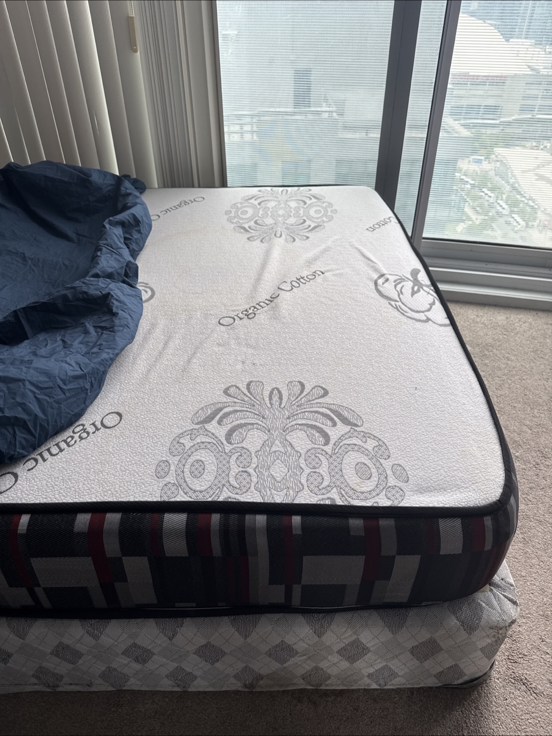 Queen Mattress and Split Box Spring Set - photo 2