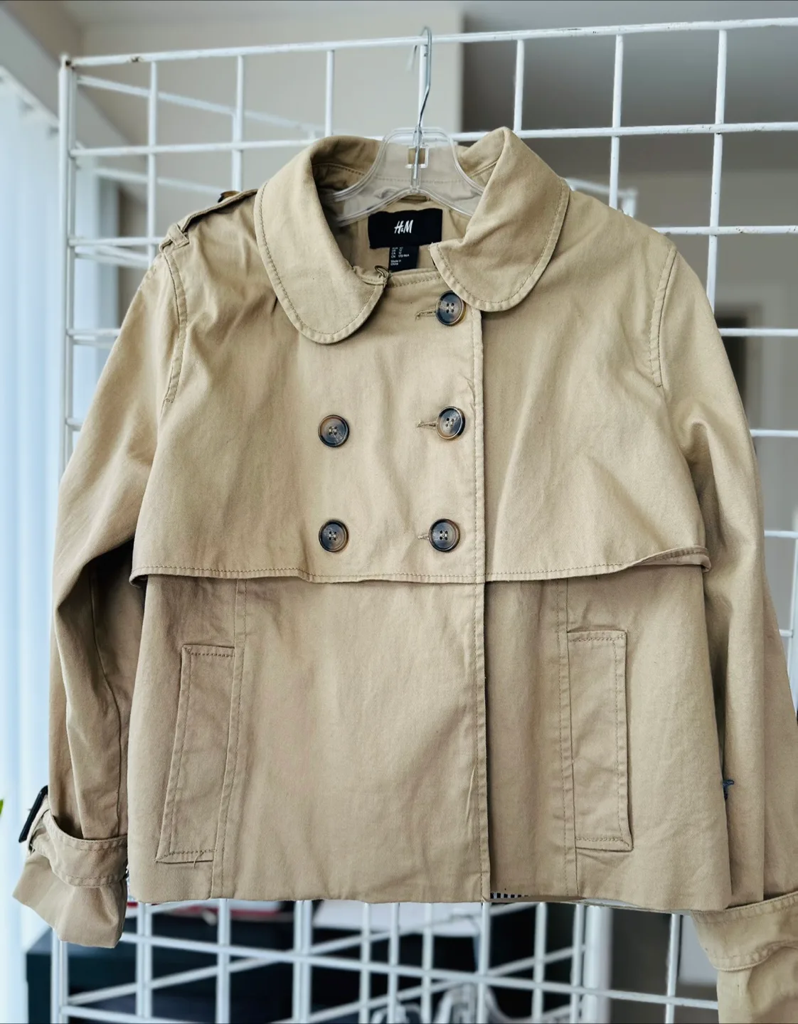 H&M Beige Cropped Trench Coat - Size 12 thumbnail