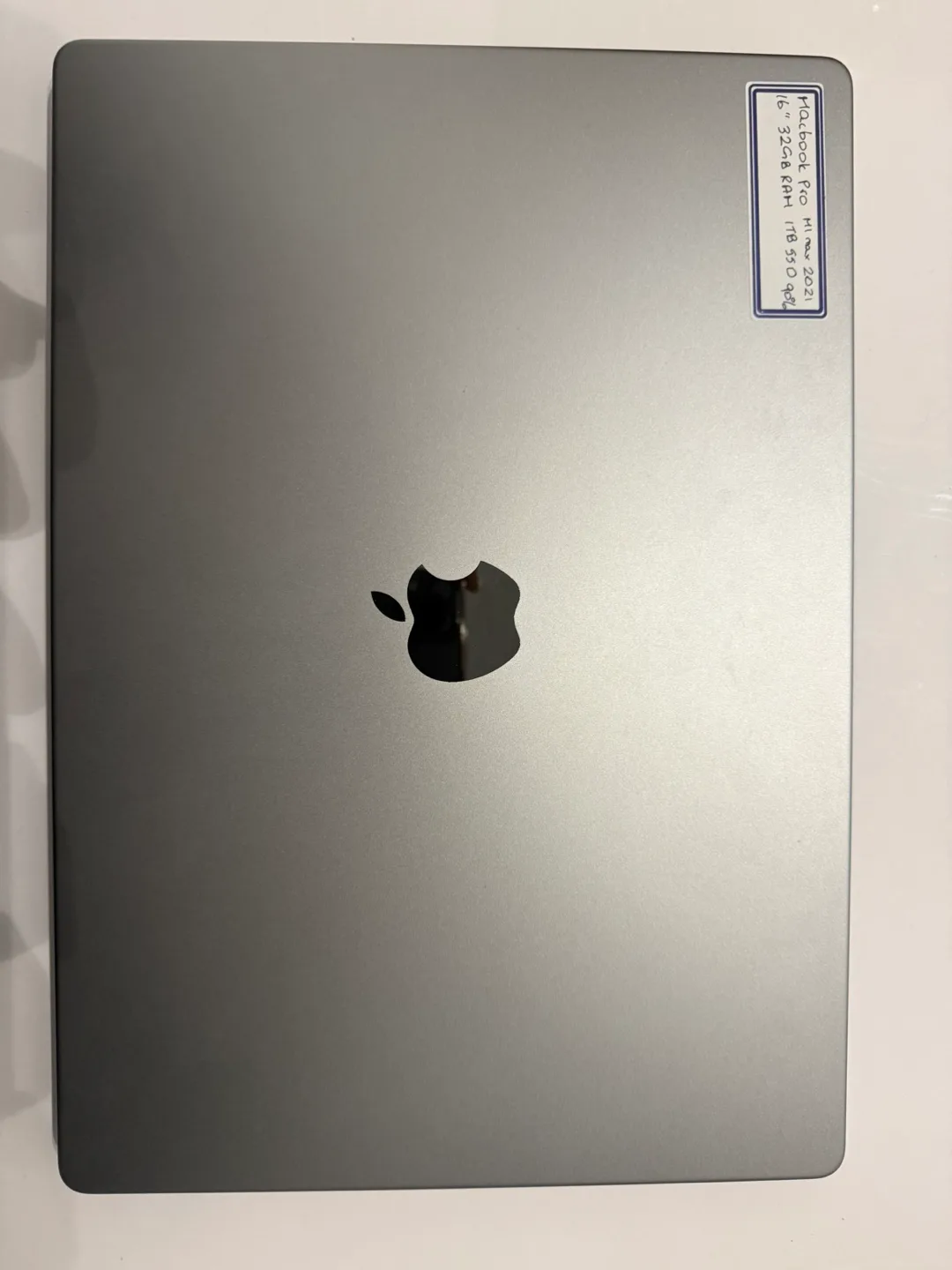 2021 MACBOOK PRO 16” M1 MAX 32GB RAM 1TB SSD 10/10 $1700 OBO thumbnail