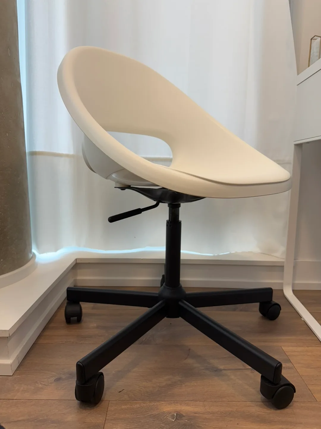 🪑 IKEA Office Chair – $50 (Swivel & Wheels) 🖤 thumbnail